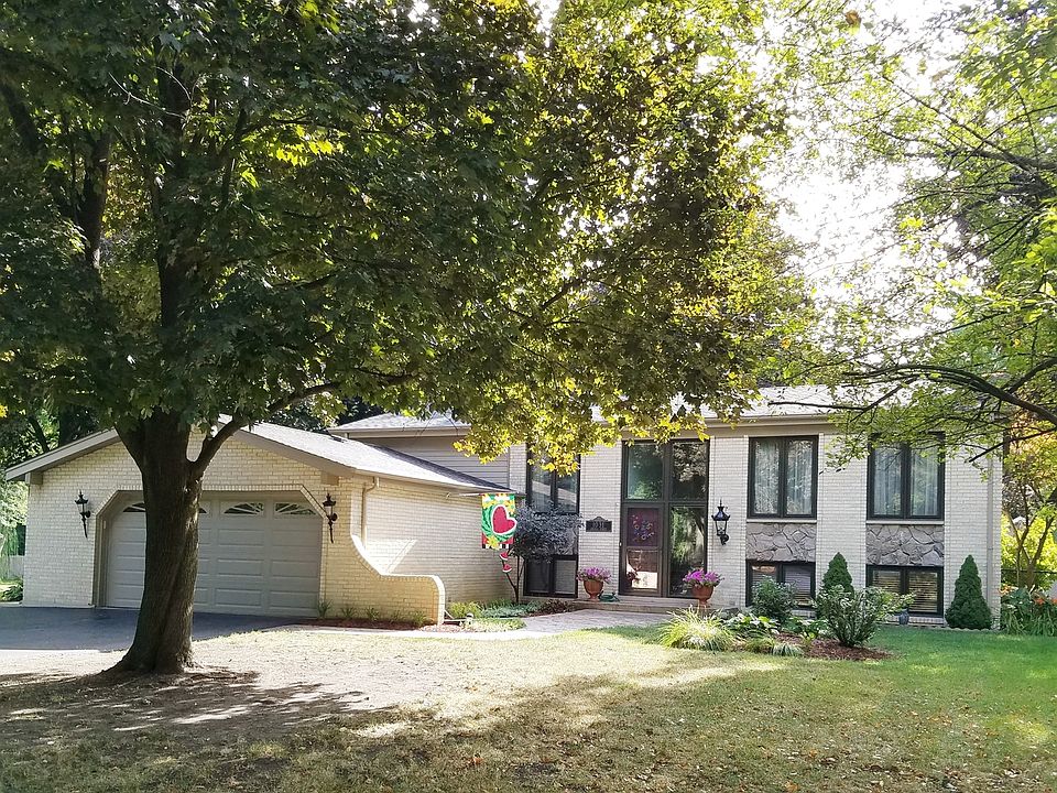 1st image of 1031 Lincoln Ln