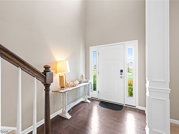3rd image of 564 Dover Dr