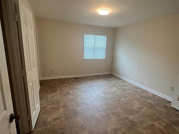 4th image of 7316 Meadow Glen Dr