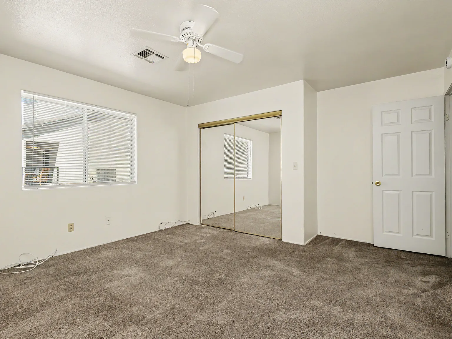 2 bed, 969 sqft, $1,289 — Photo 3