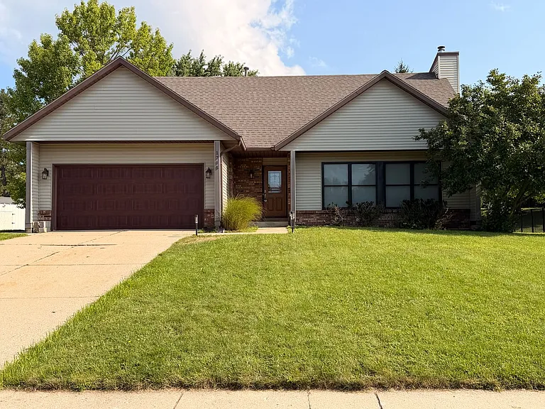 1795 Forest Lake Dr SE — Photo 1