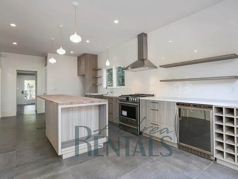 485 Boulevard Way — Photo 12