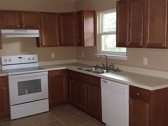3rd image of 2315 Gertrude Cir