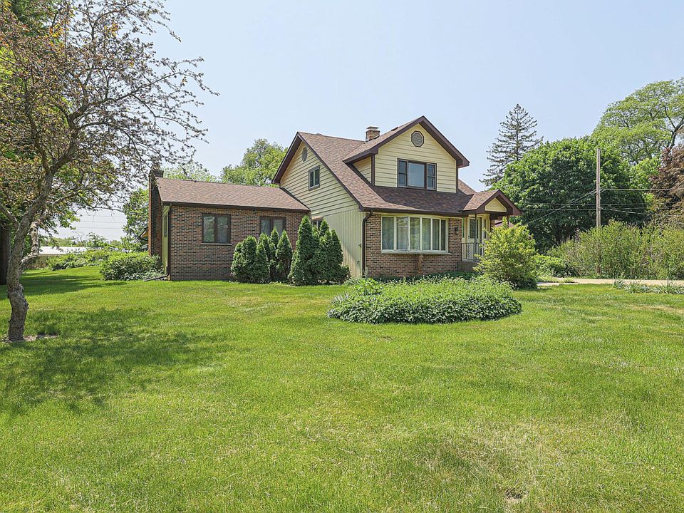 1st image of 29W035 Calumet Ave E