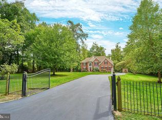 413 Adahi Rd SE, Vienna, VA 22180