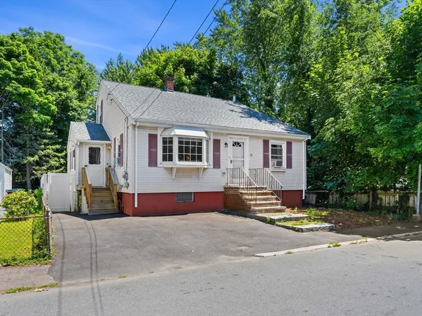 13 Lawrence St, Salem, MA 01970