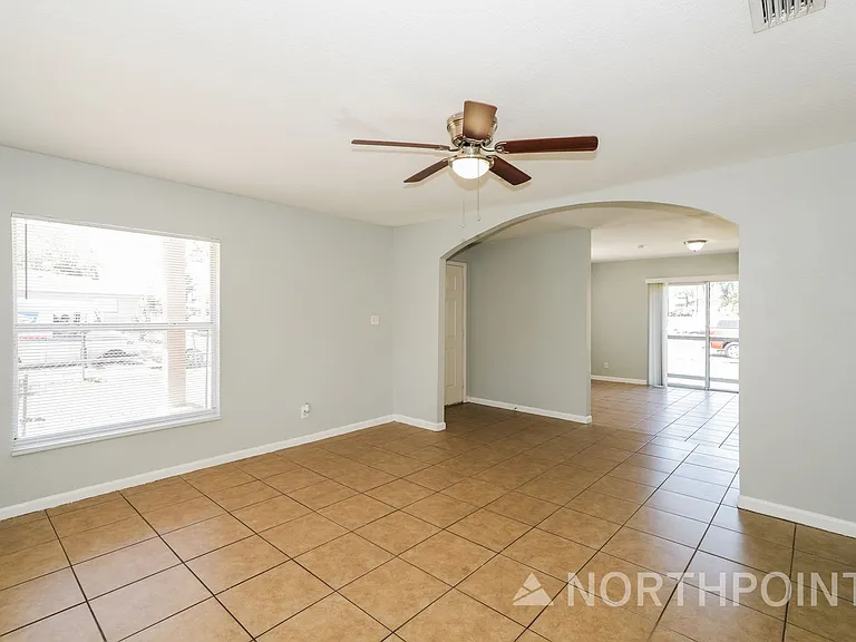 5203 N 39th St — Photo 3
