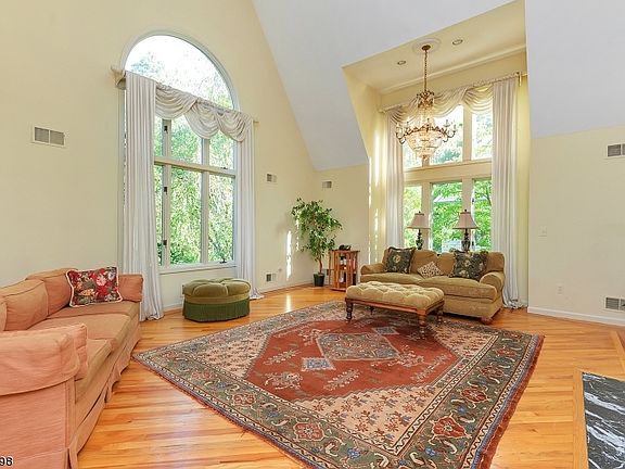 3rd image of 25 Bedford Rd