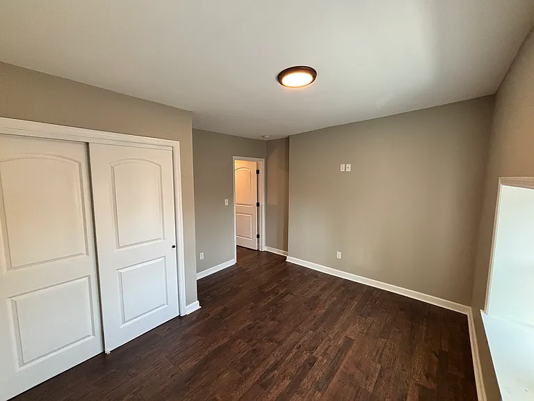 2253 Indiana Ave — Photo 36
