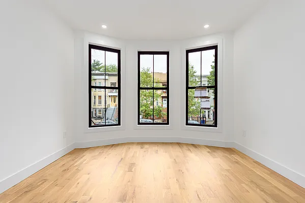 Rented by Freestone Property Group | media 7