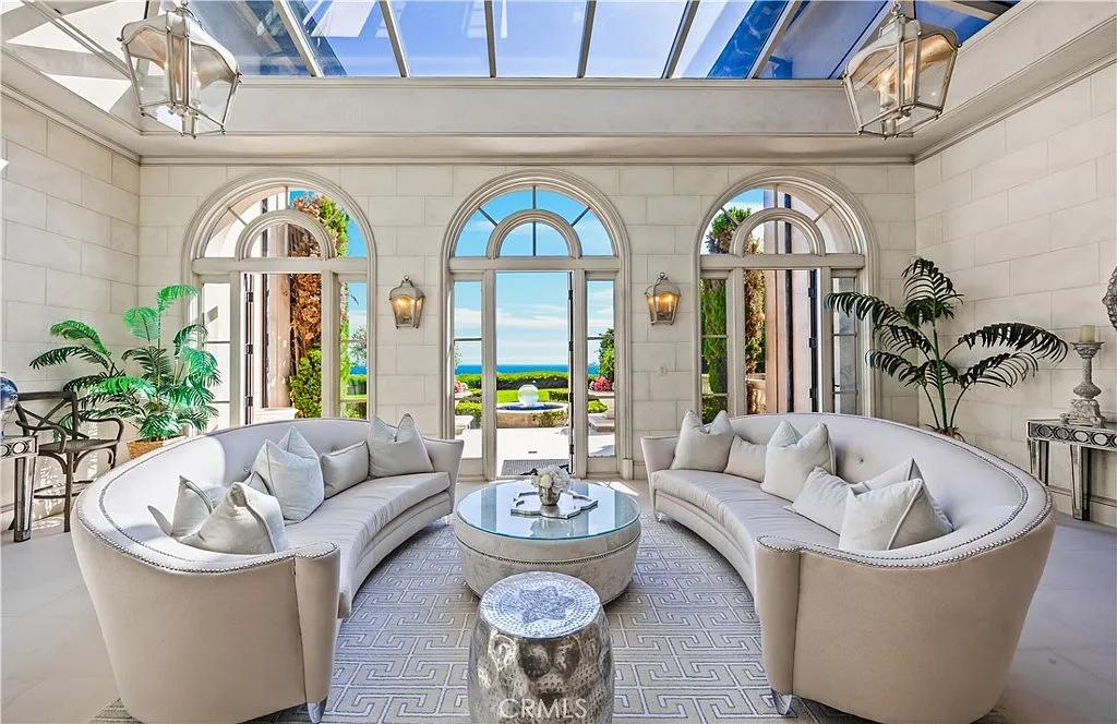 7 bed, 11.0 bath, 14372 sqft, $100,000 — Photo 4