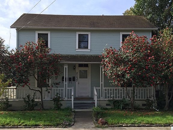 2nd image of 2137 Oak St #Oak2137-1