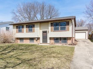 3708 Western Pine Dr NE, Cedar Rapids, IA 52402