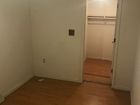 5th image of 1209 W 20th Ter