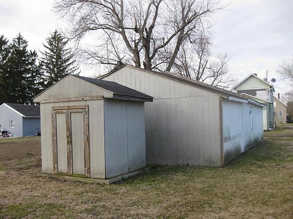 4th image of 136 Wilwood Ave