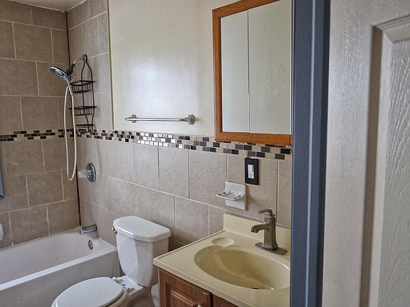 3rd image of 203 S 11th St Floor 3