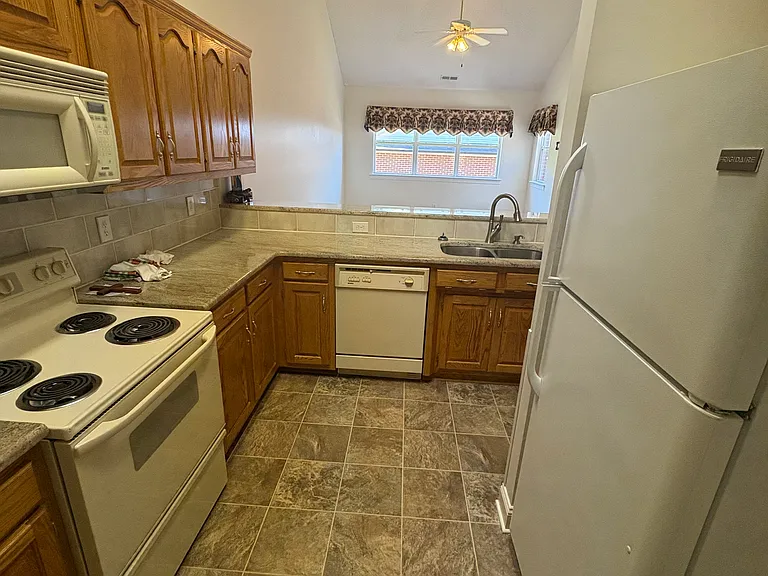 6300 Pansy Trl — Photo 11