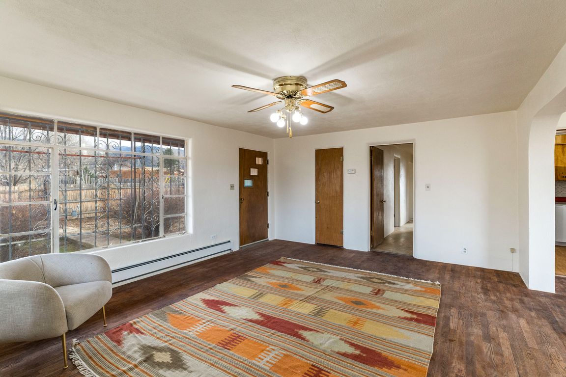 next background image