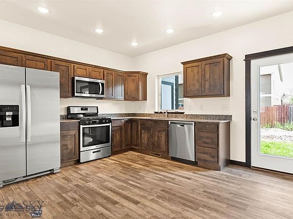 4th image of 852 Rookery Ln