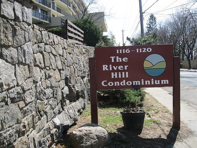 1st image of 1116 Warburton Ave #2C