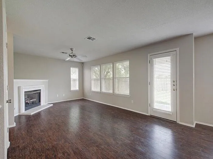 427 Territory Trl — Photo 11