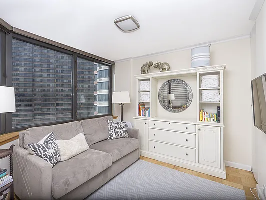 Rented by Nest Seekers International | media 19