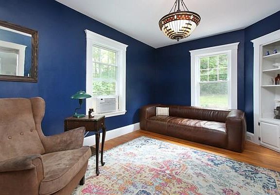 4th image of 110 Essex St
