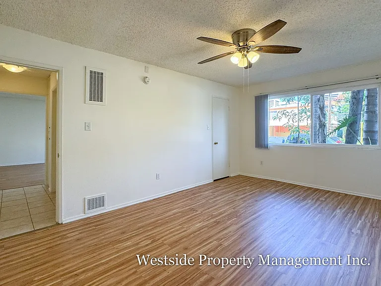 1755 Purdue Ave. — Photo 24