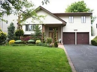 2051 Ellen Dr, Merrick, NY 11566