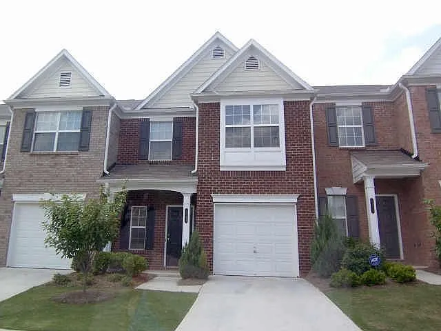 2341 Heritage Park Cir NW photo 1