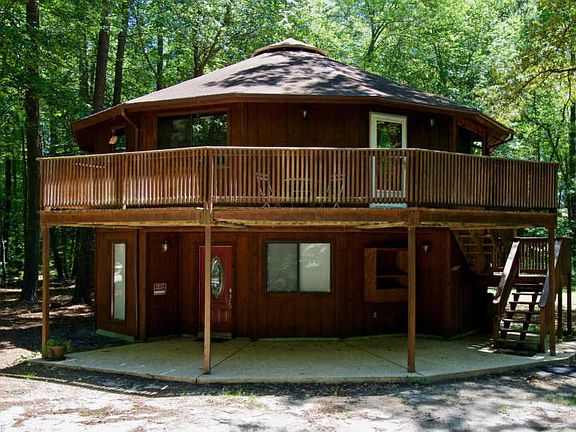3rd image of 32741 Sleepy Hollow Ln