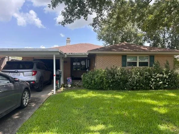 2735 Hampton Ln, Port Neches, TX 77651