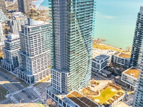 16 Brookers Ln #3301, Toronto, ON M8V 0A5