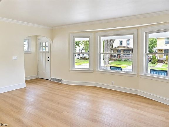 4th image of 3592 W 128th St