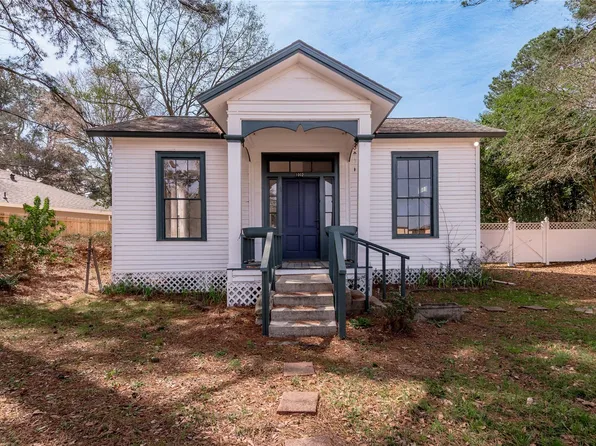 1002 Old Madisonville Rd, Huntsville, TX 77320