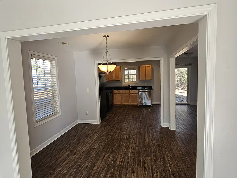 527 Walter St #527 — Photo 5