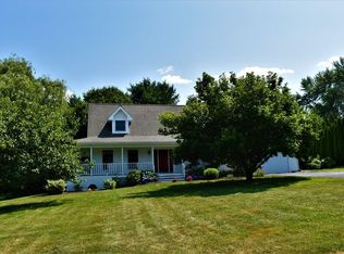 1 Cedar Rdg, South Hadley, MA 01075