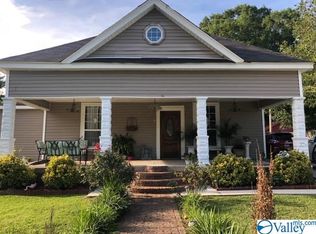 Cedar St, Decatur, AL 35601