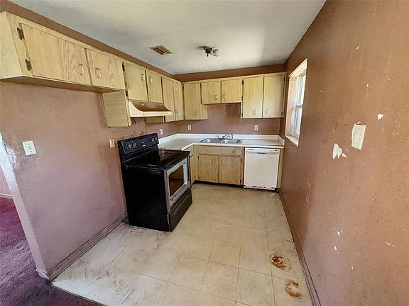 5th image of 2841 W Amelia St