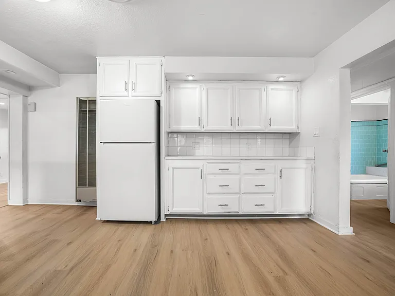 330 W Pinedale Ave — Photo 23