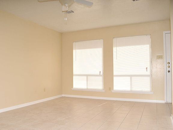 3rd image of 707 Navarro Dr APT D