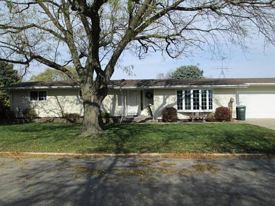 1st image of 5 Bruce Ln