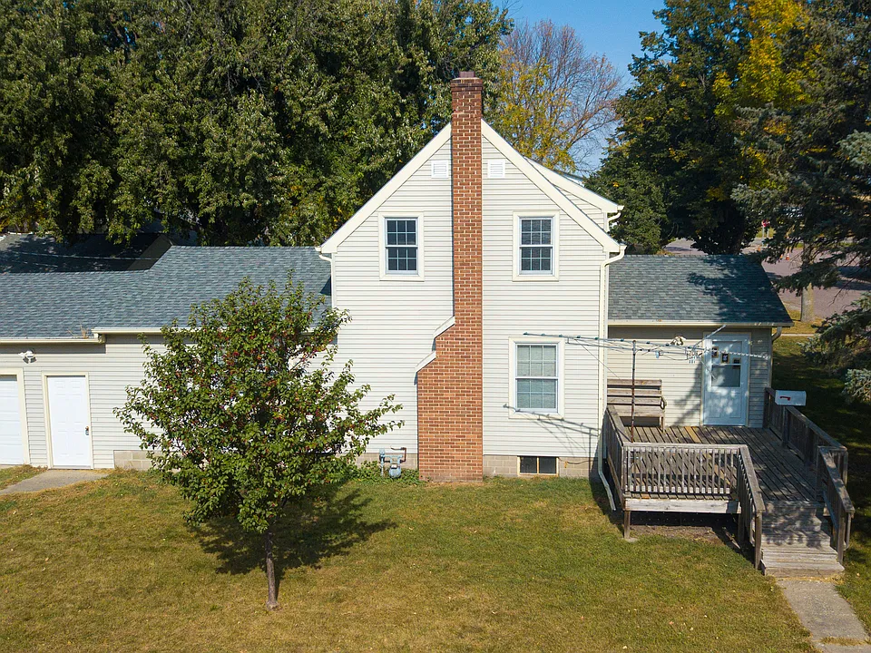 1208 Baker Ave