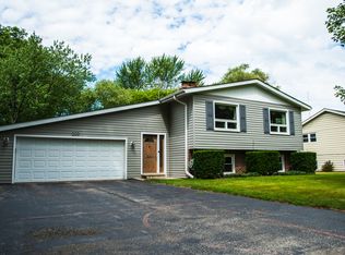 200 Evergreen Pkwy, Crystal Lake, IL 60014