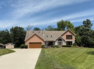 10407 Winn Rd, Richmond, IL 60071