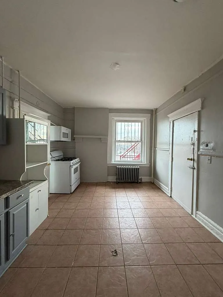 2 bed, $1,650 — Photo 2