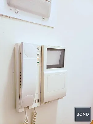 Rented by Bond New York | media 25