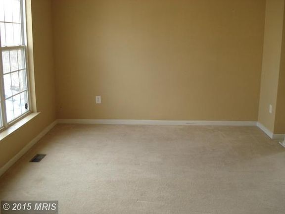 3rd image of 53 Carriage Hill Dr