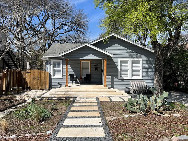 2206 Mountain View Rd — Photo 2
