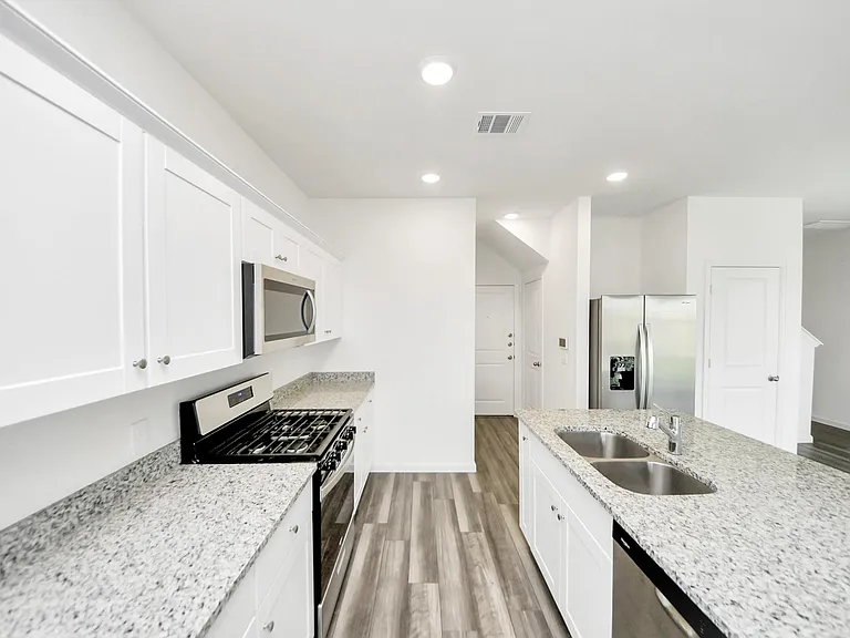 10303 Rose Mar Dr #B — Photo 14